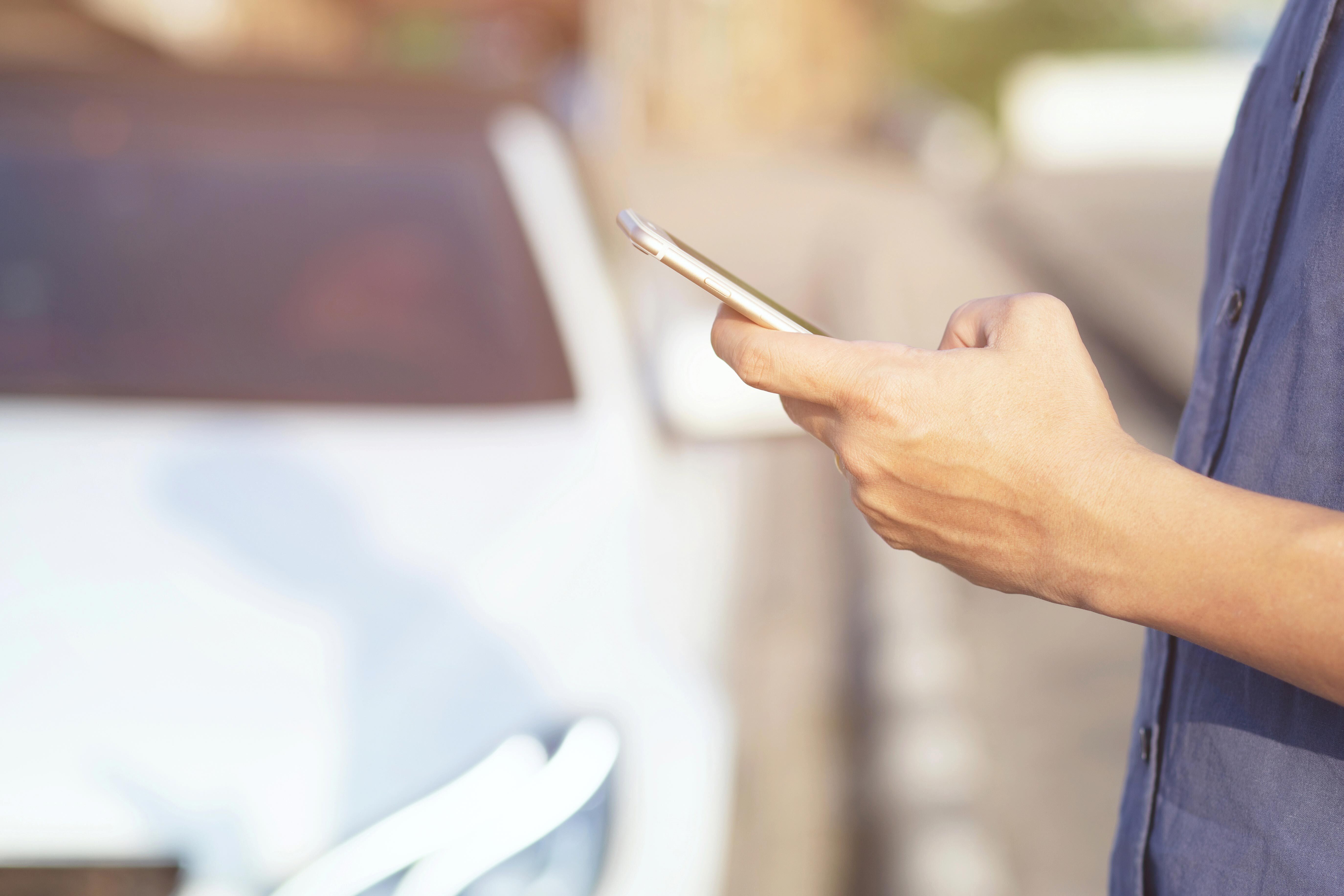 Schedule and sell your car on your mobile device