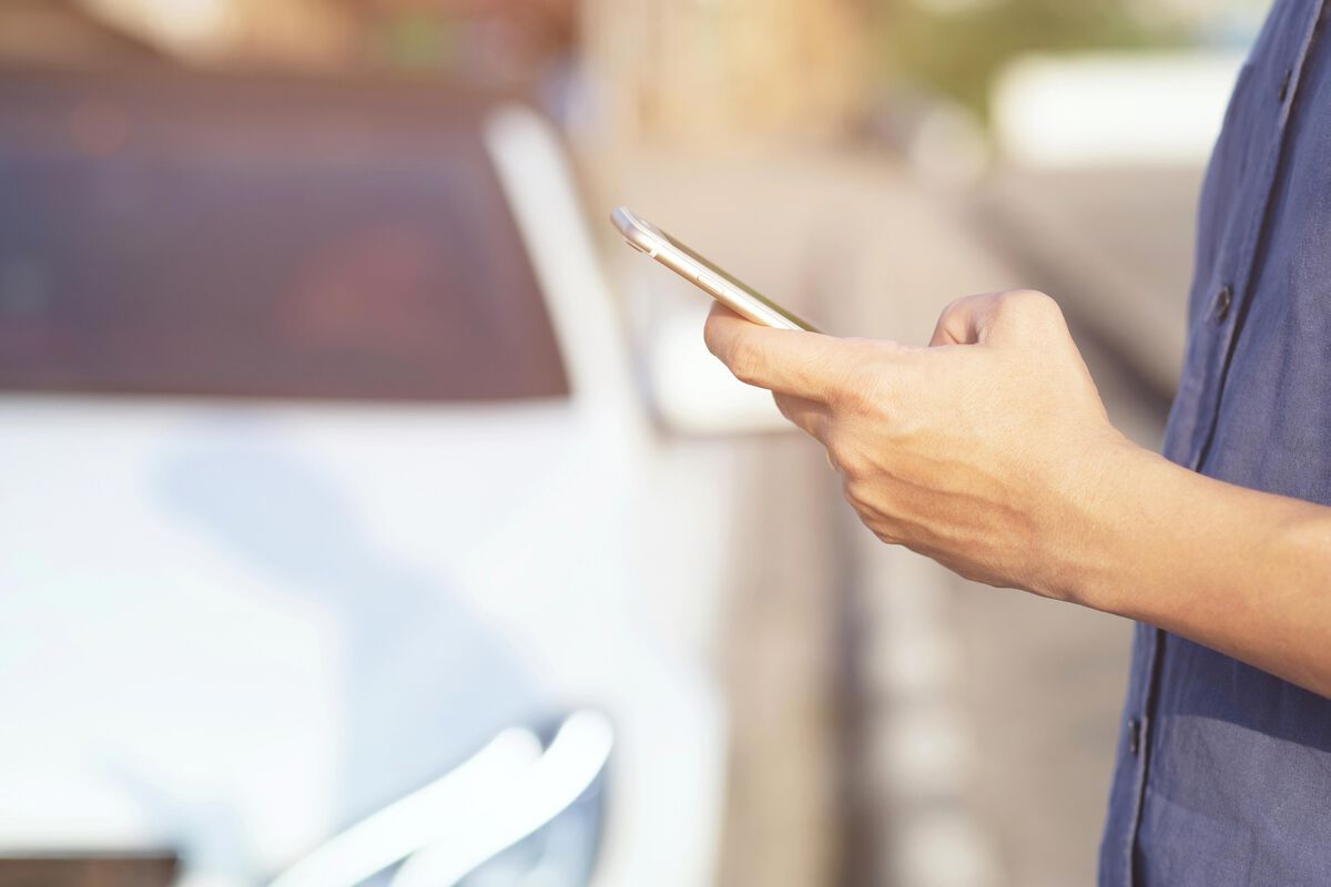 Schedule and sell your car on your mobile device